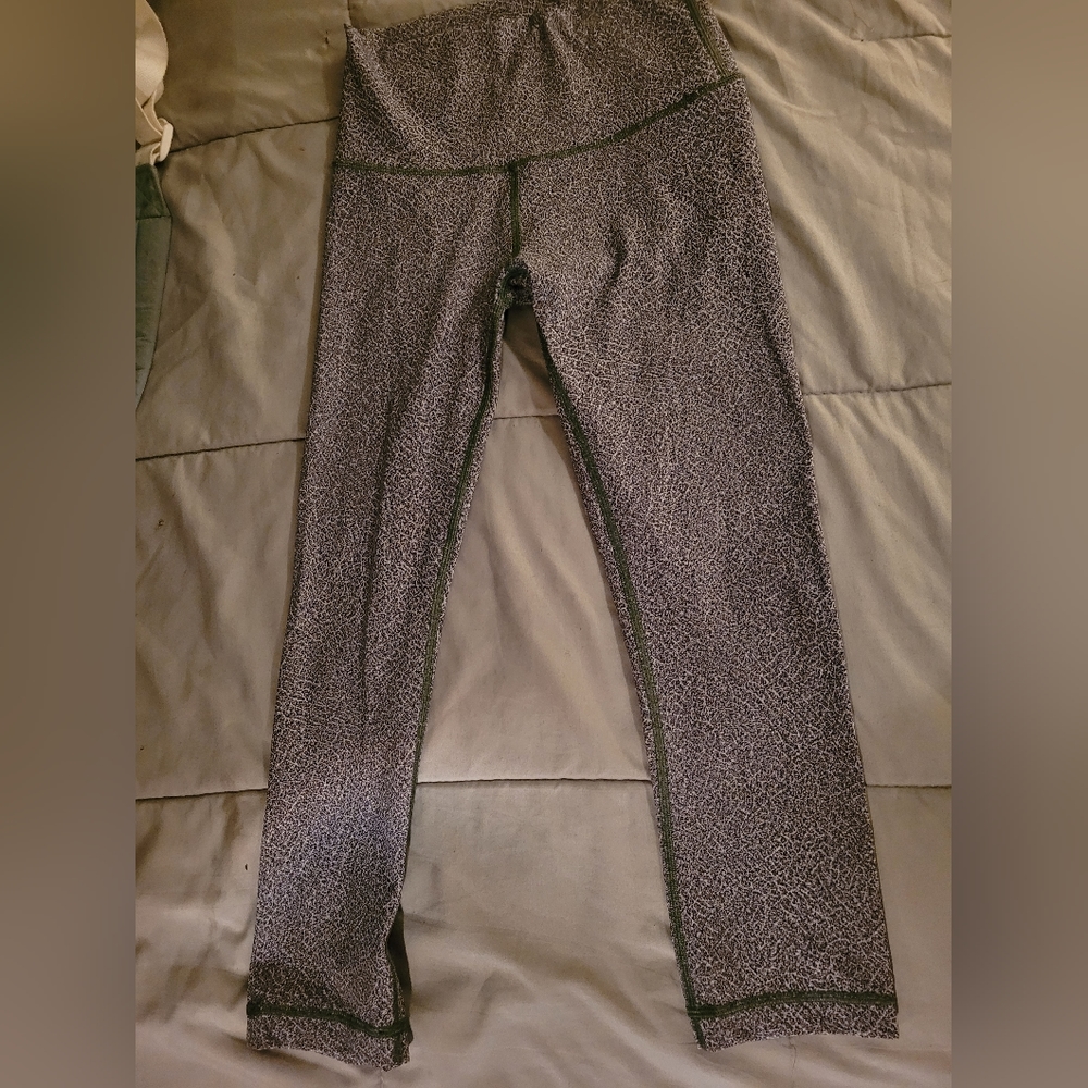 LULULEMON athletic leggings